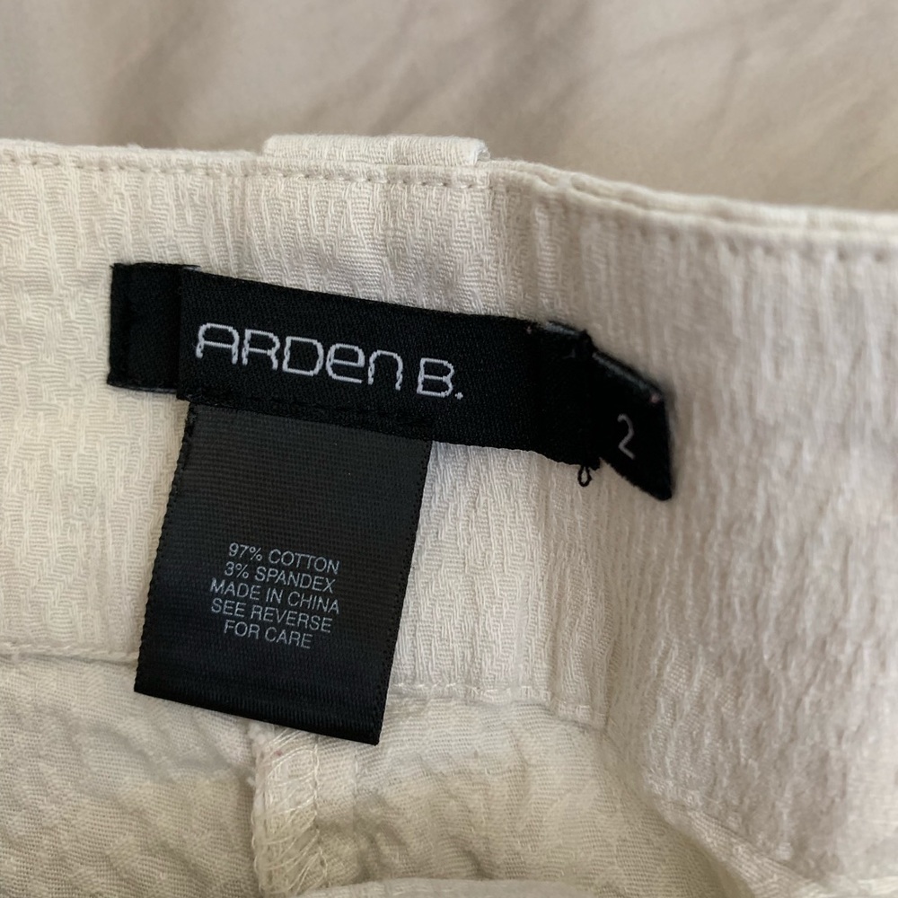 Shorts - Picture 2 of 3